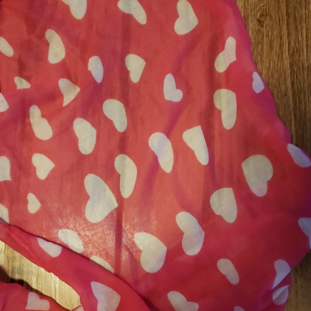 Heart Scarf - Picture 2 of 2